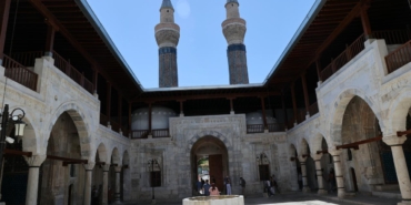 mavi-medrese-aa-2245992.jpg