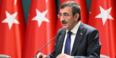 cevdet-yilmaz-2228395.jpg